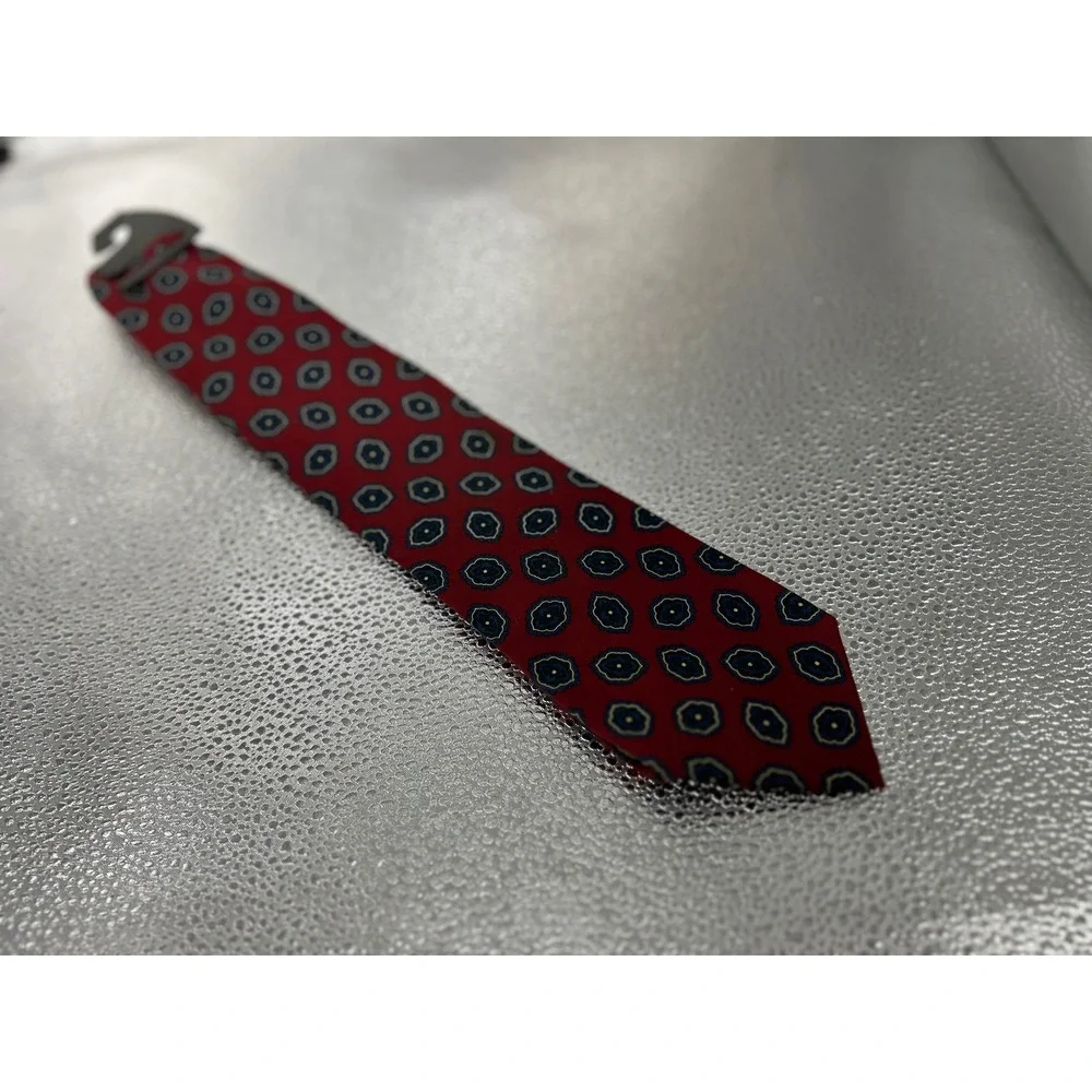 Bert Pulitzer Collectors Edition Red Medallion Geometric Silk Tie Made‎ in USA